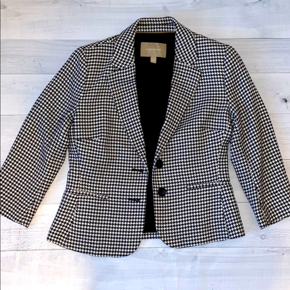 🌸 BANANA REPUBLIC - PLAID BLAZER 🌸
